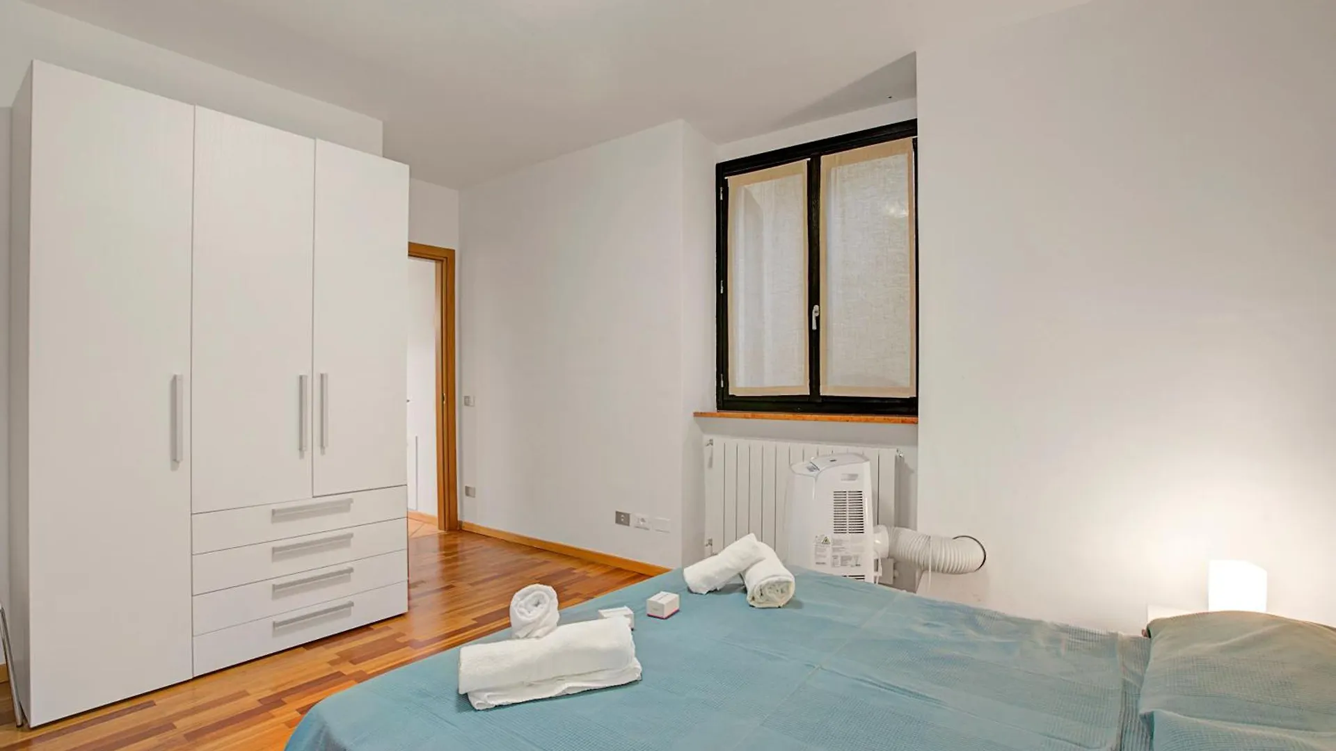 Luminose House With Shared Pool Daire Gardone Riviera