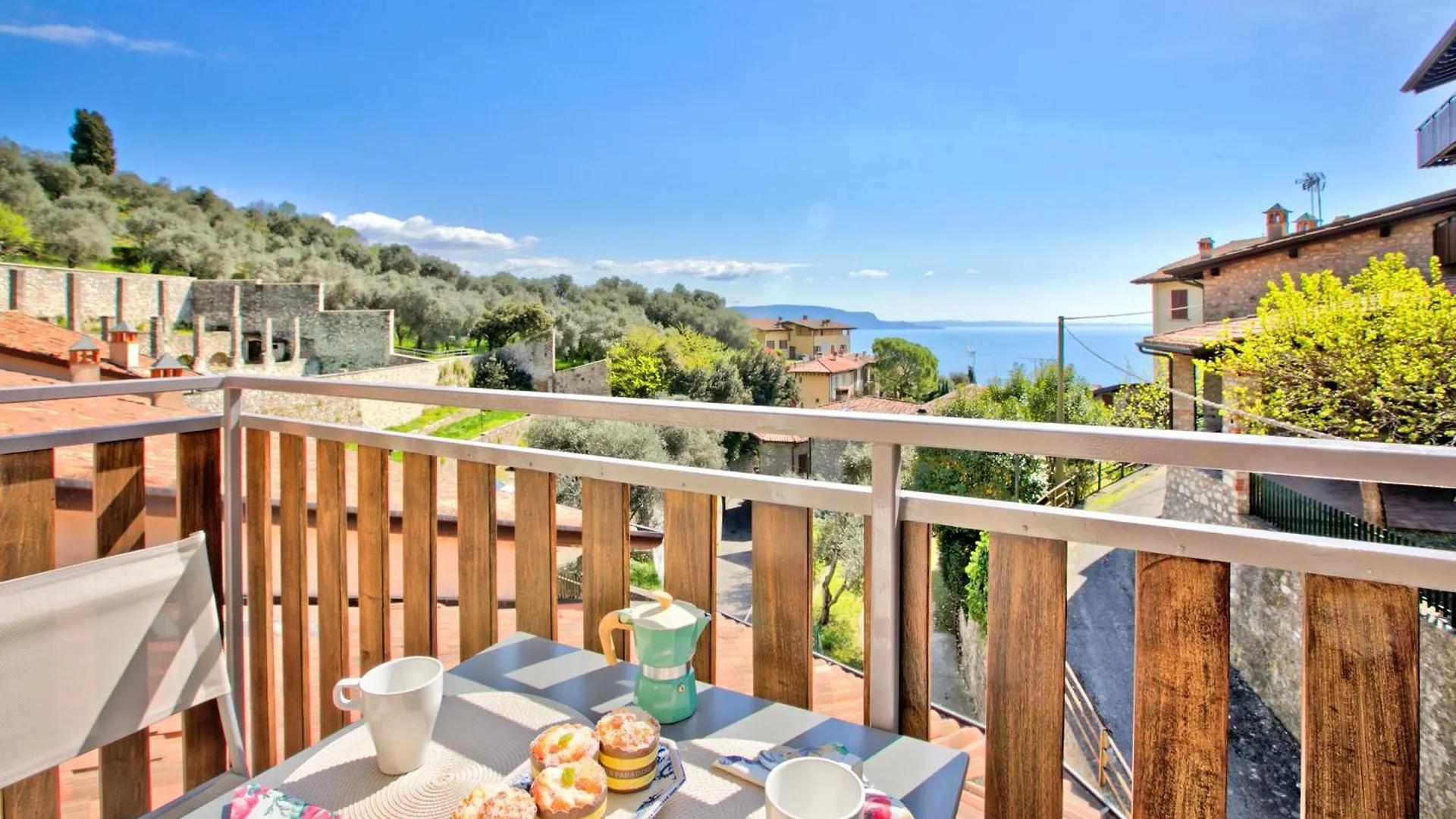 Luminose House With Shared Pool Daire Gardone Riviera İtalya