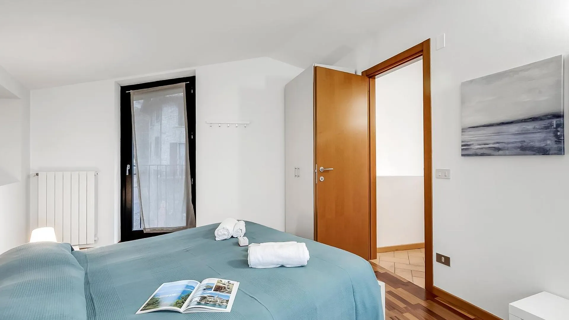Luminose House With Shared Pool Daire Gardone Riviera