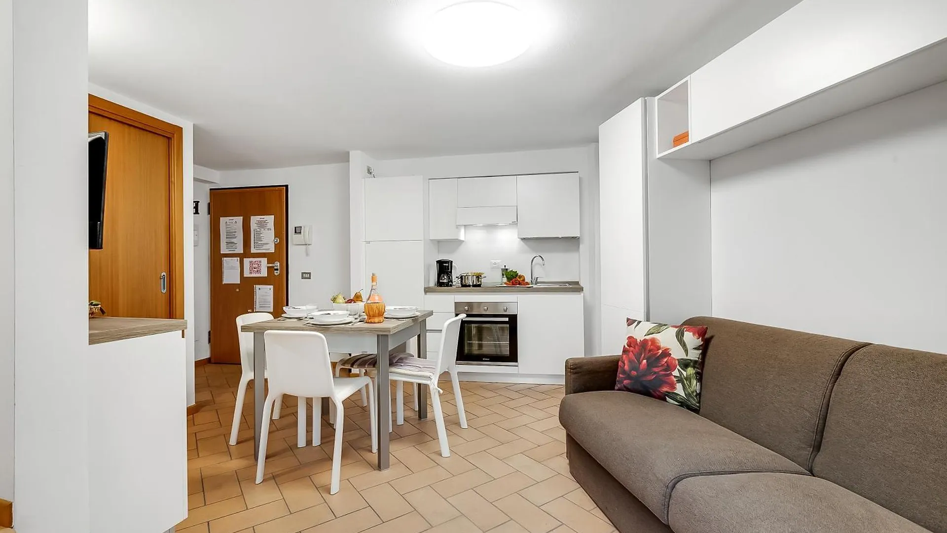 Luminose House With Shared Pool Daire Gardone Riviera 0*,