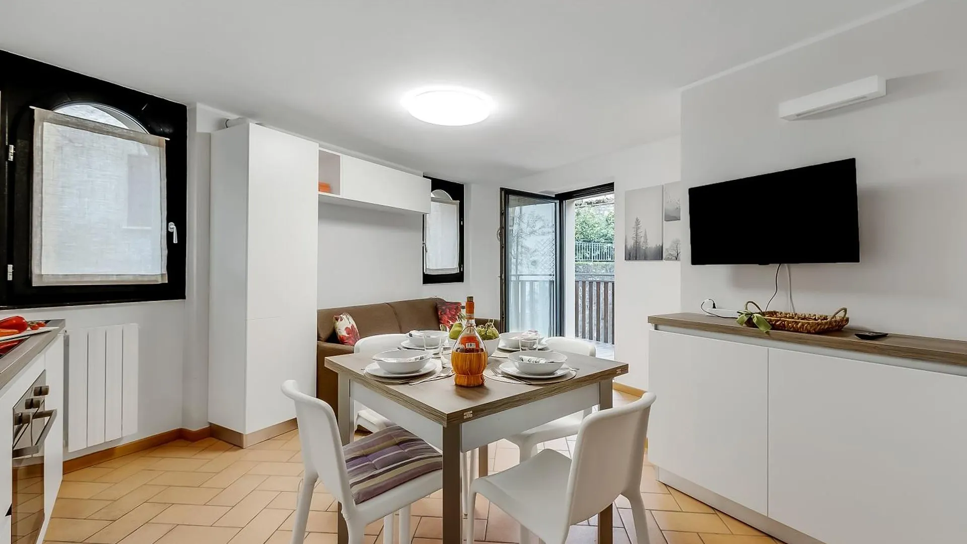Luminose House With Shared Pool Daire Gardone Riviera 0*,