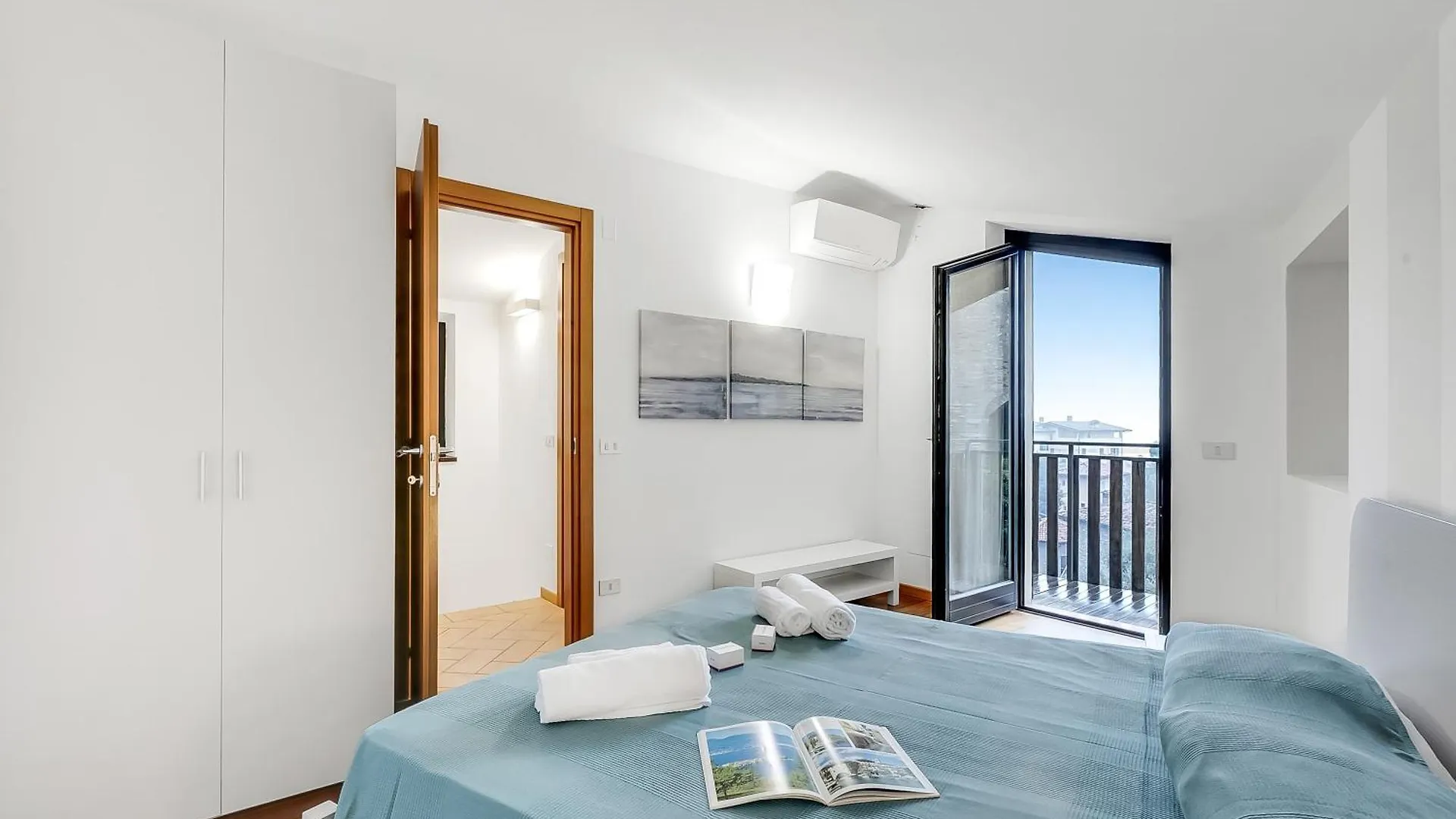 Luminose House With Shared Pool Daire Gardone Riviera