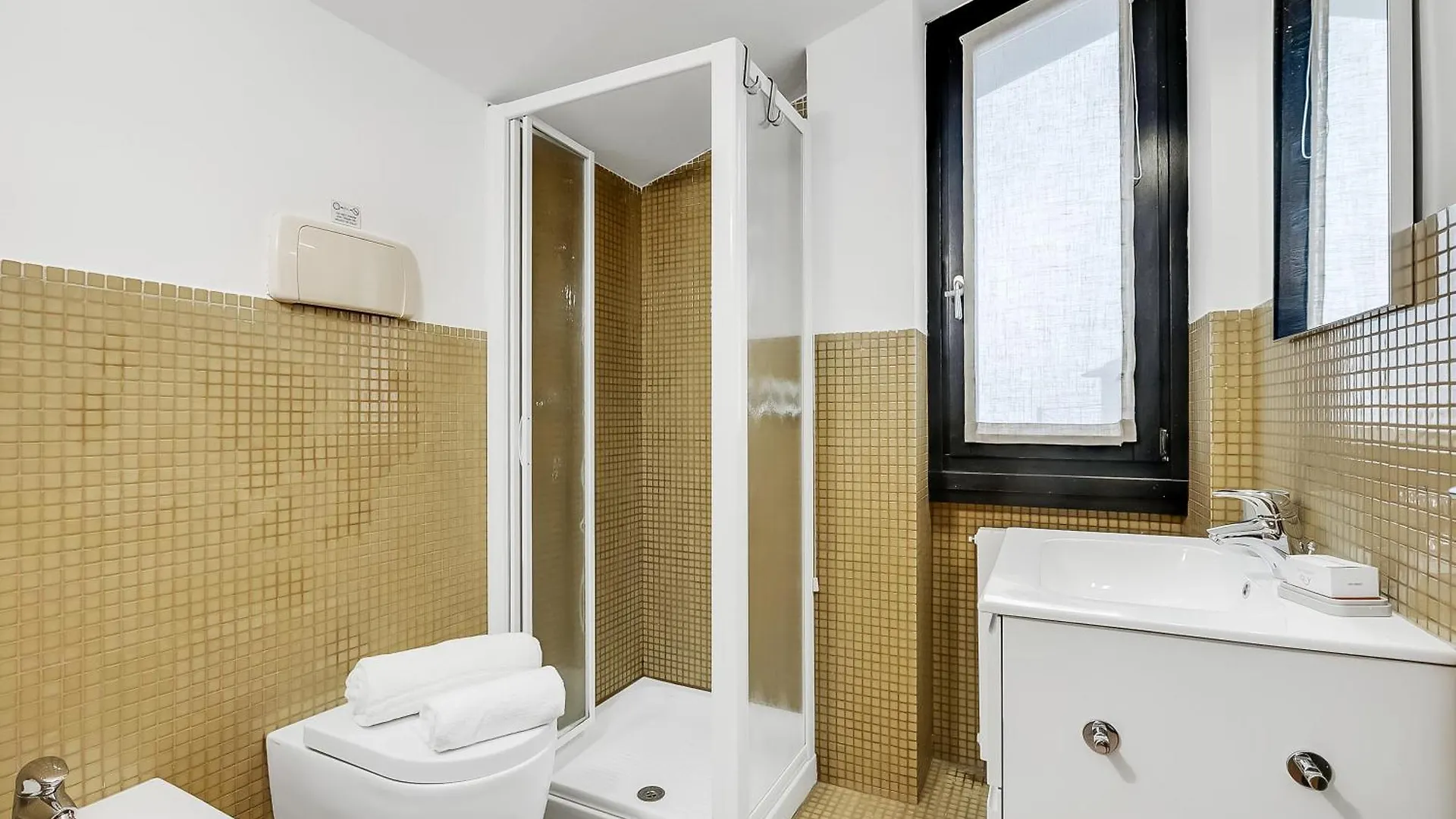 Luminose House With Shared Pool Daire Gardone Riviera